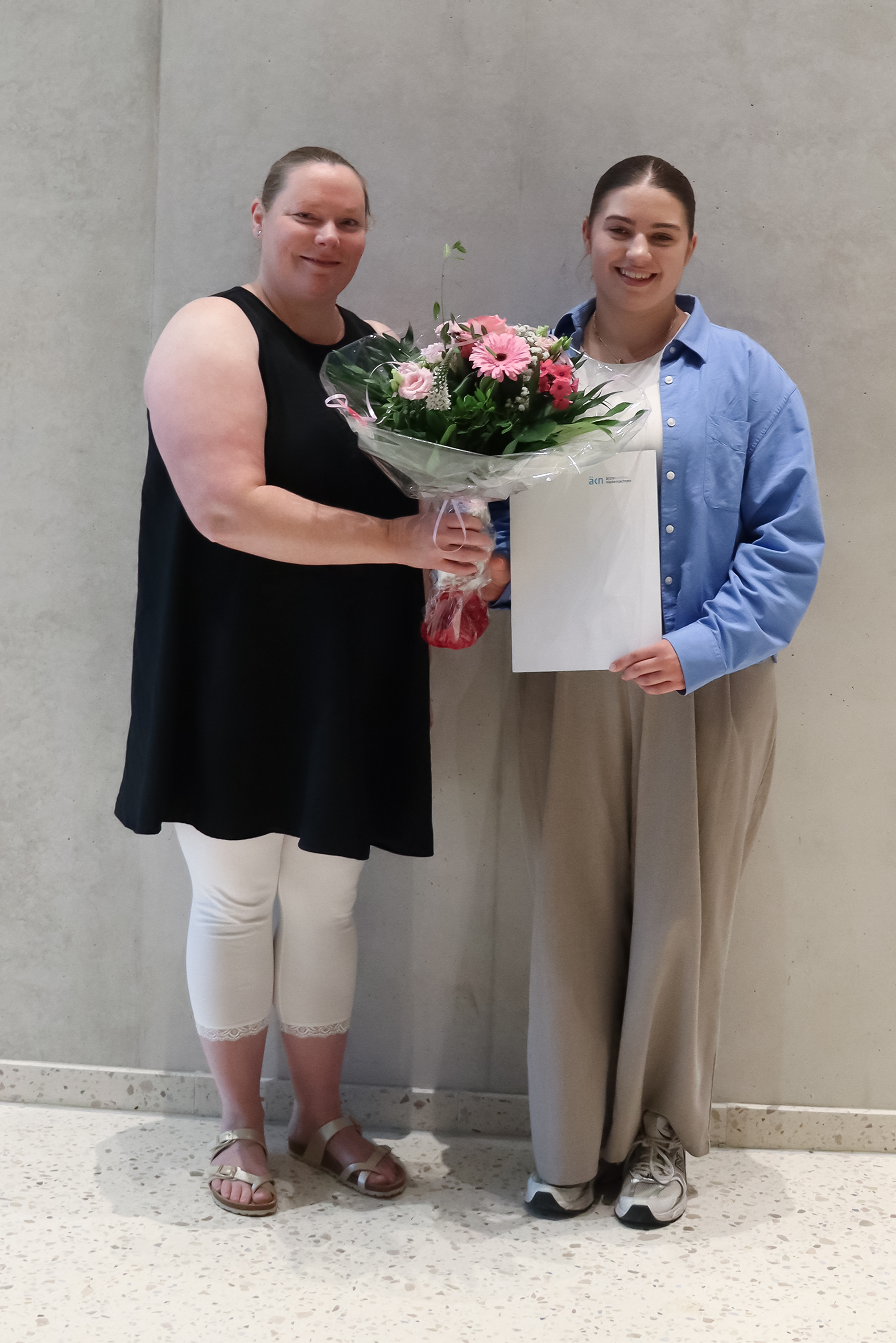 Dr. med. Isabel Freier (l.) und Angelina Sophie Rohowski